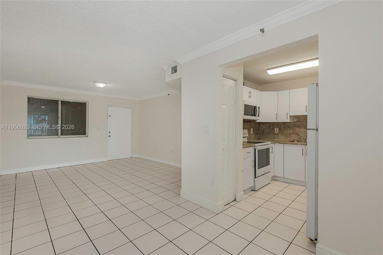 7785 W 30th Court F-104, Hialeah, FL 33018 photo 8