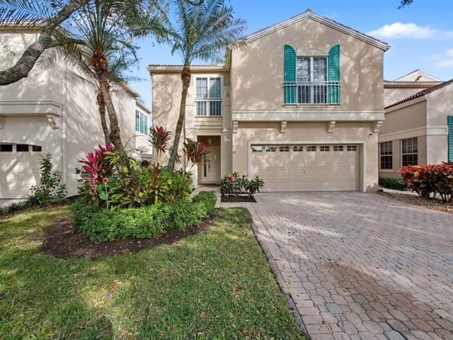 81 Via Verona, sold in Villa D Este, Deerfield Beach, FL