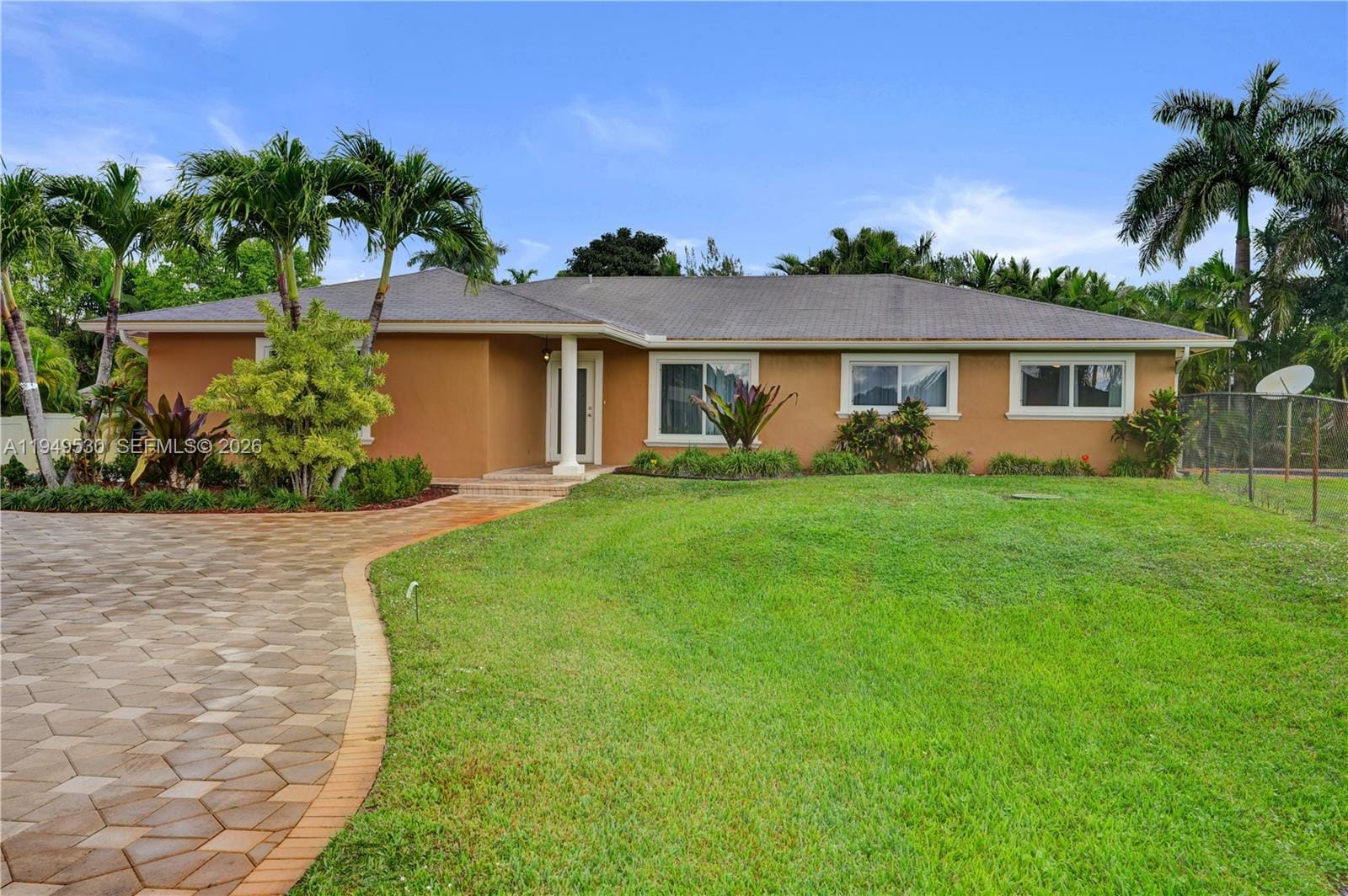 11201 NW 4th Court, Plantation, FL 33325