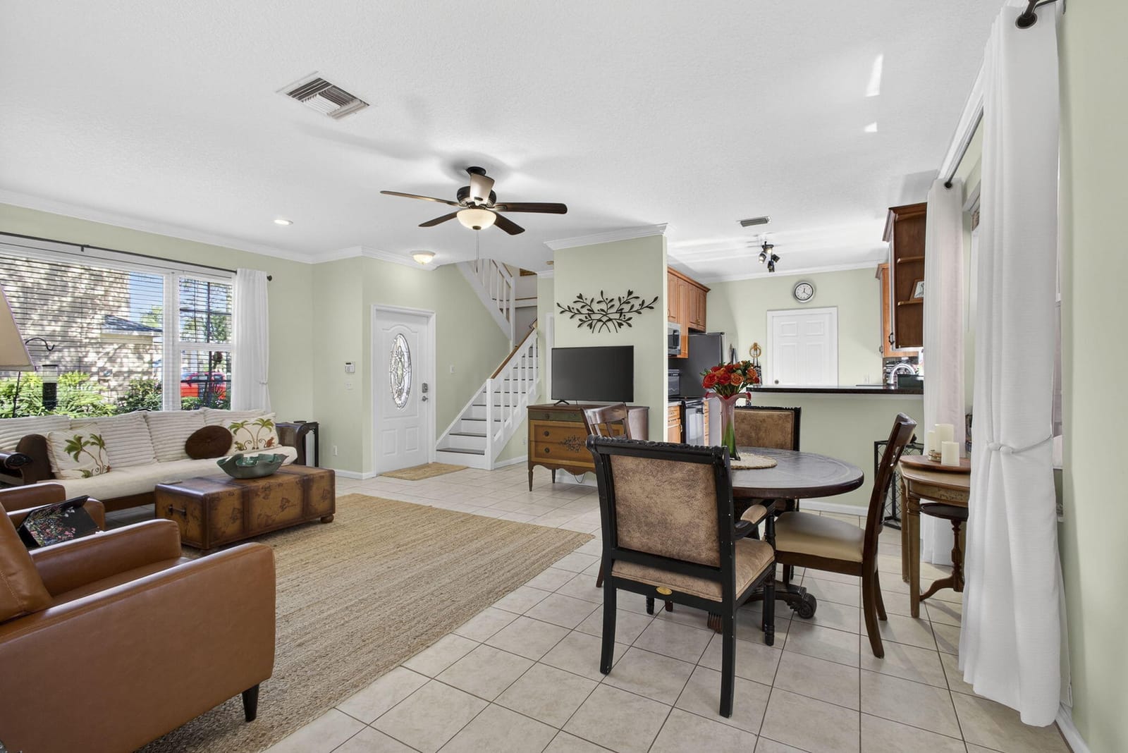 310 Laurel Oaks Way — photo 2
