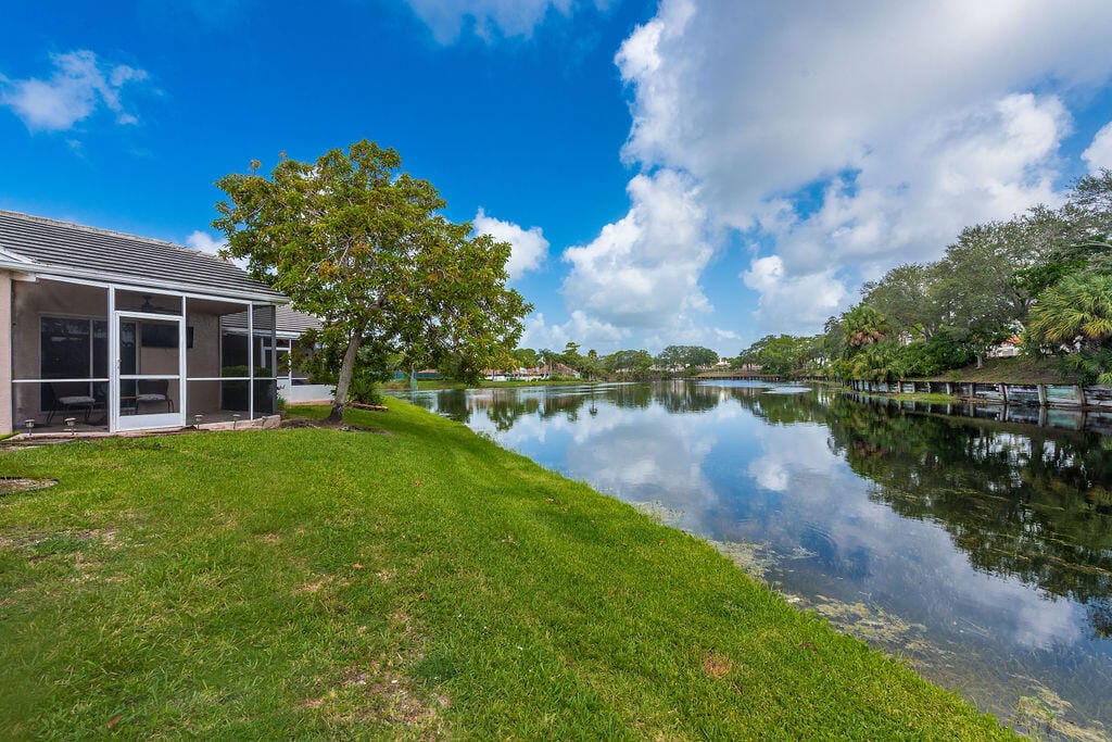 1035 Island Manor Drive, Greenacres, FL 33413 photo 16