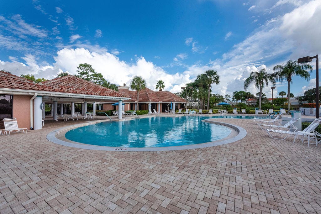 1035 Island Manor Drive, Greenacres, FL 33413 photo 23
