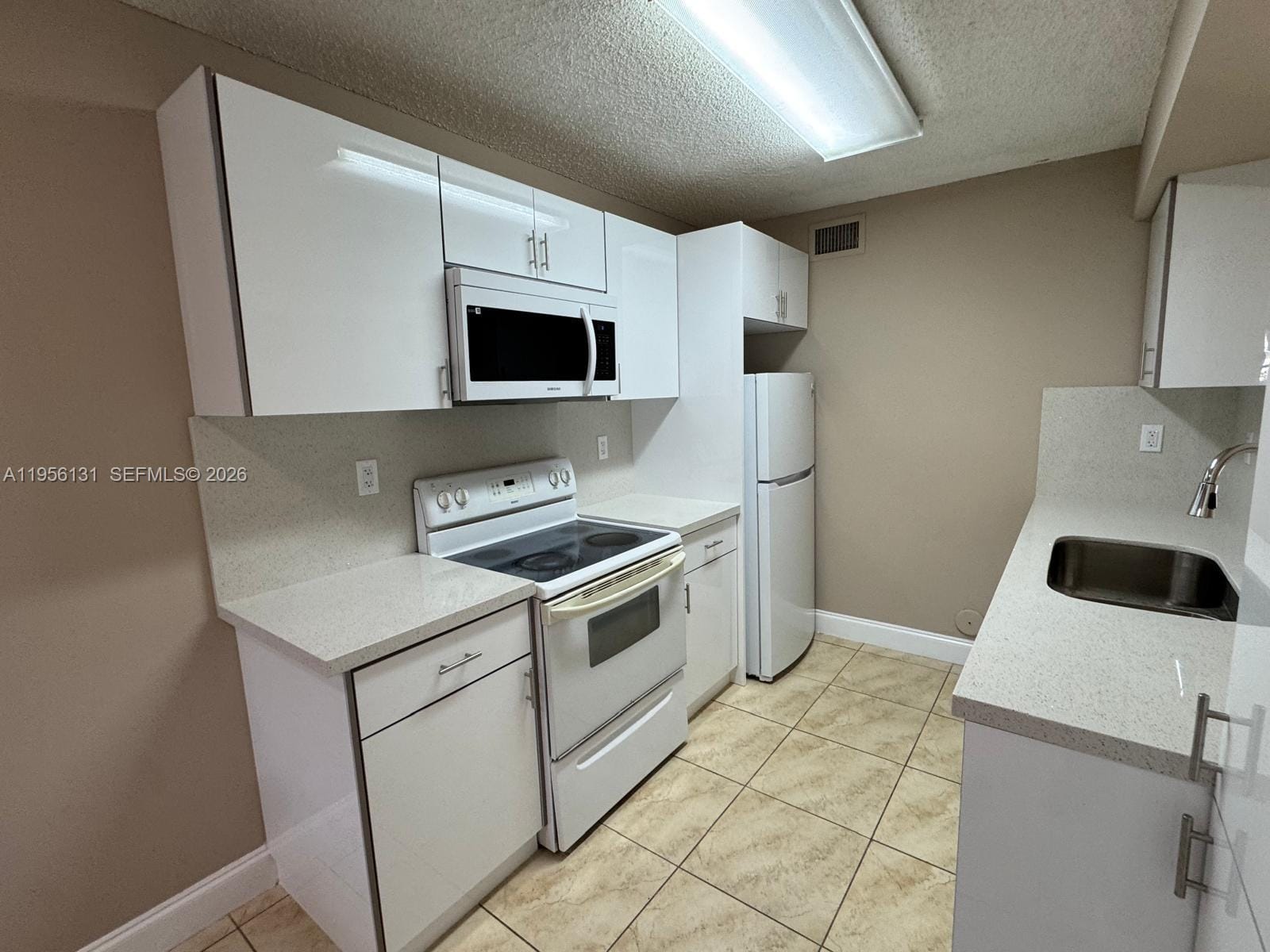 4654 NW 97th Court 95, Doral, FL 33178 photo 6