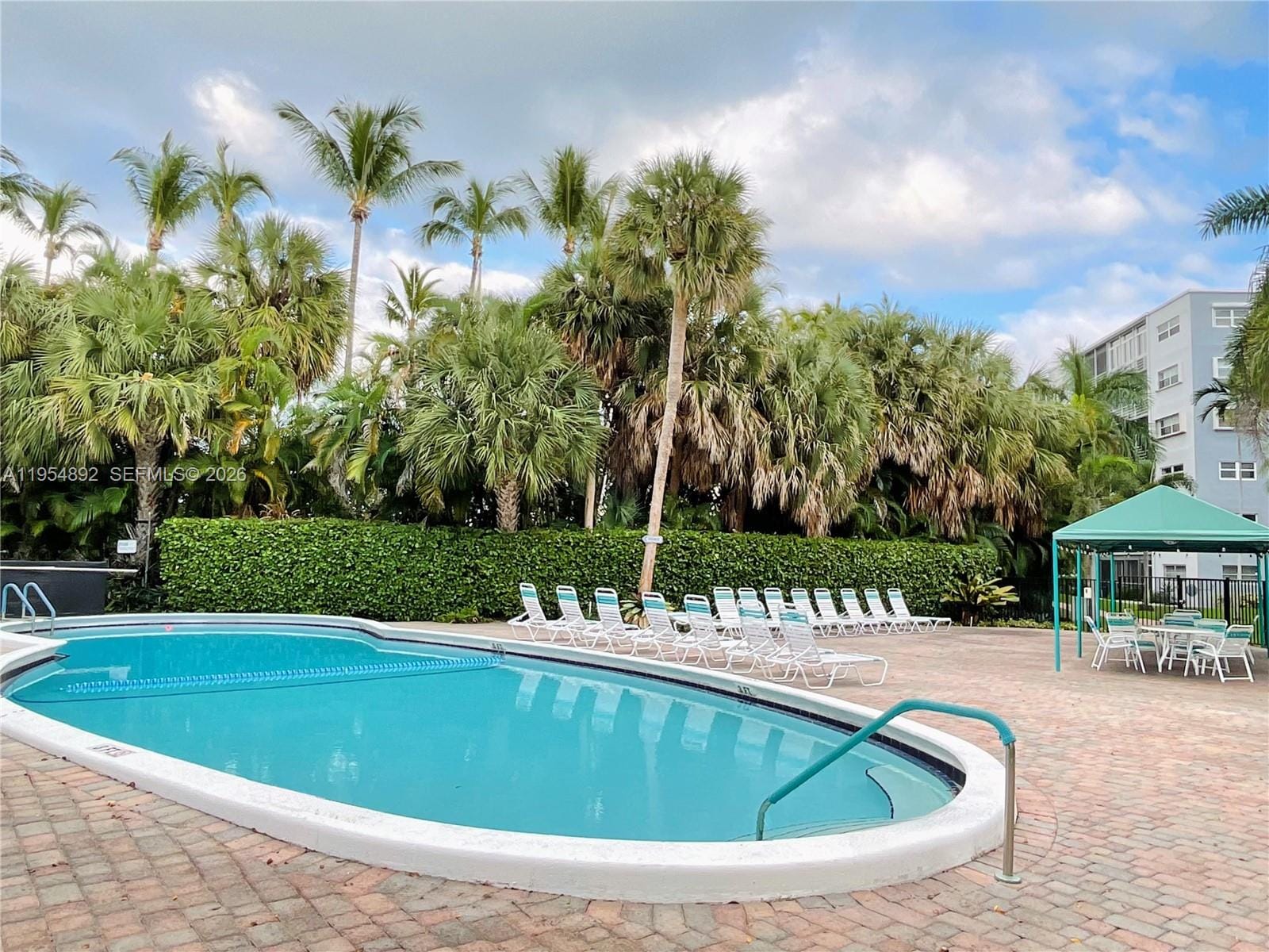 1425 Atlantic Shores Boulevard 209 — photo 2