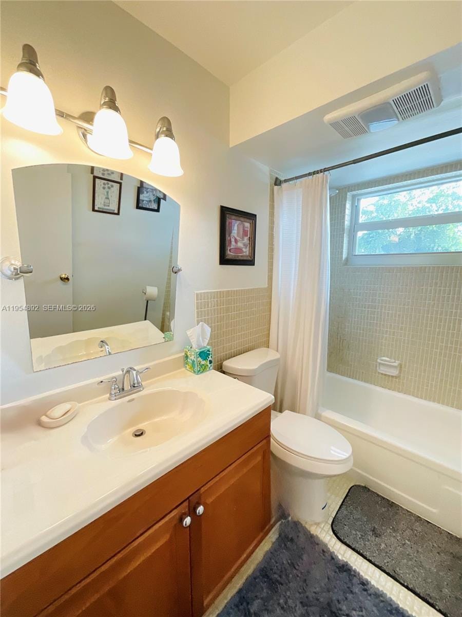 1425 Atlantic Shores Boulevard 209, Hallandale Beach, FL 33009 photo 16