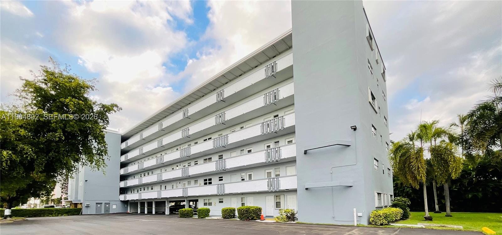 1425 Atlantic Shores Boulevard 209 — photo 3