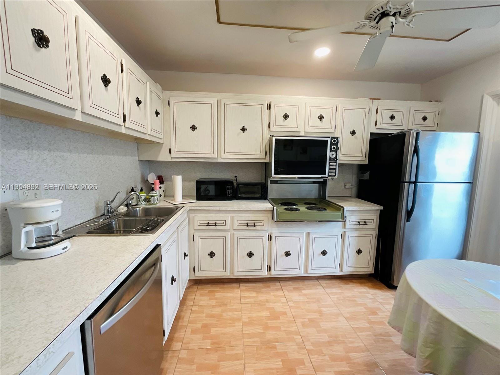 1425 Atlantic Shores Boulevard 209 — photo 10