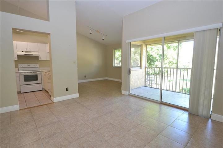 910 Coral Club Drive — photo 3