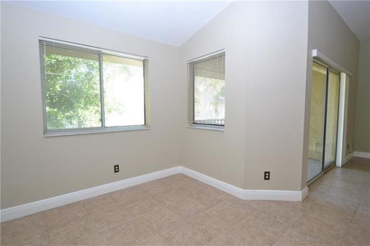910 Coral Club Drive — photo 4