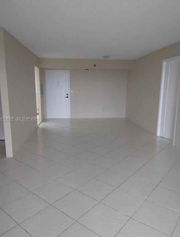 1300 Saint Charles Place PH15 — photo 2