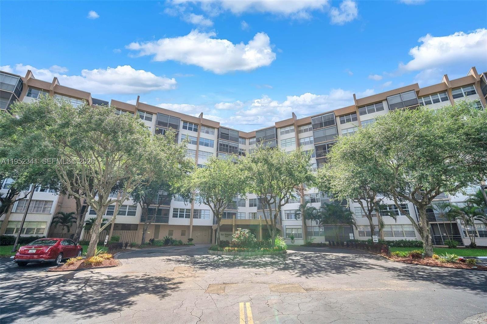 1300 Saint Charles Place PH15 — photo 12