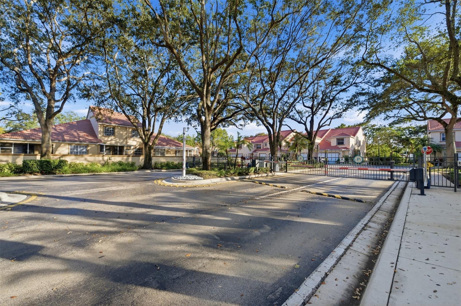 9788 Royal Palm Boulevard — photo 4