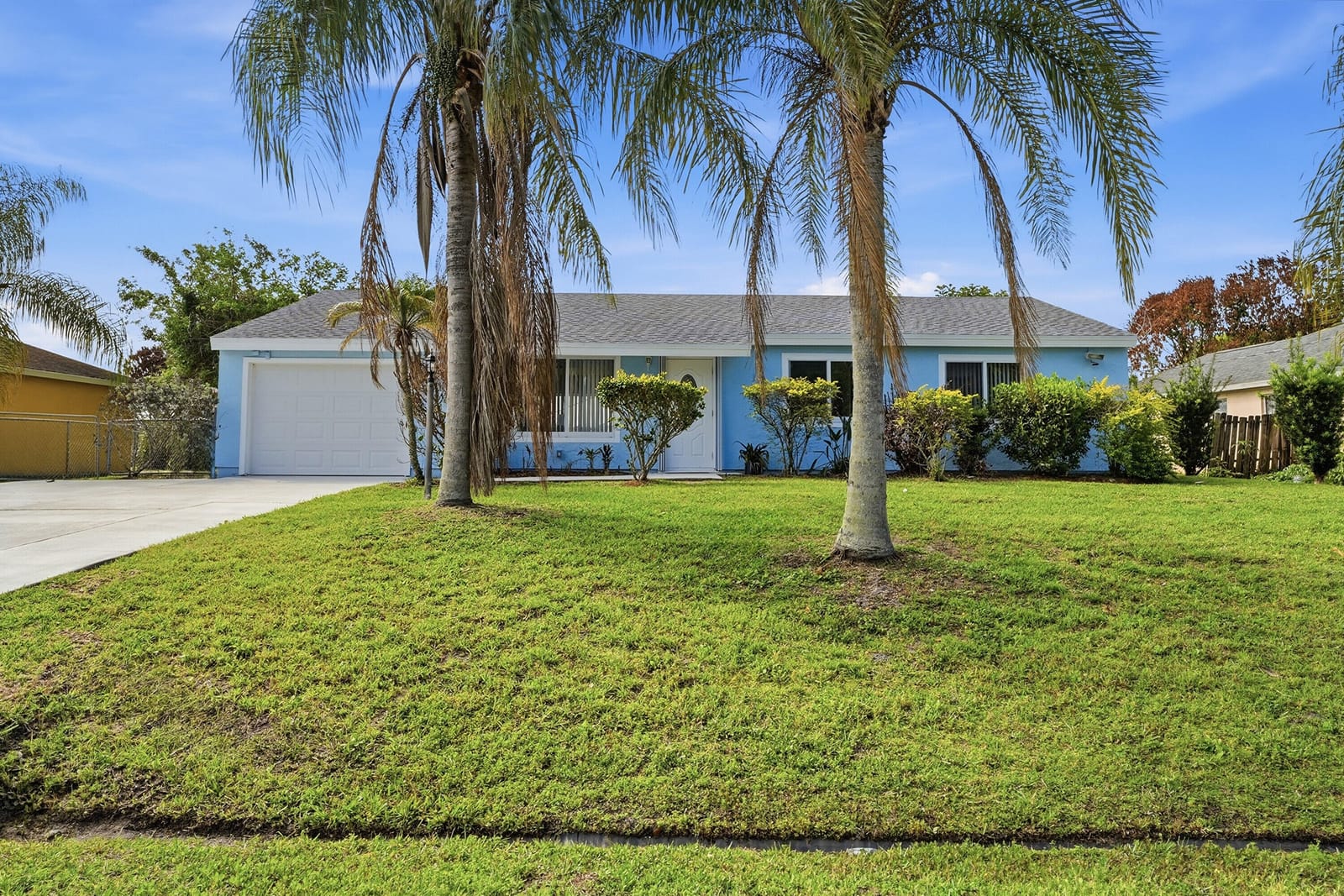 420 SE Streamlet Avenue — photo 2