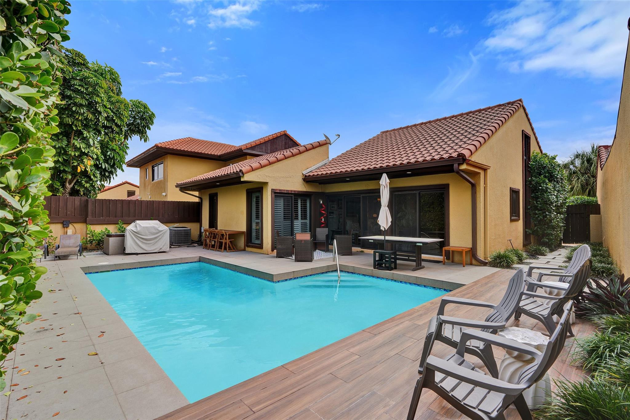 1017 NE 202nd Lane, Miami, FL 33179, Miami