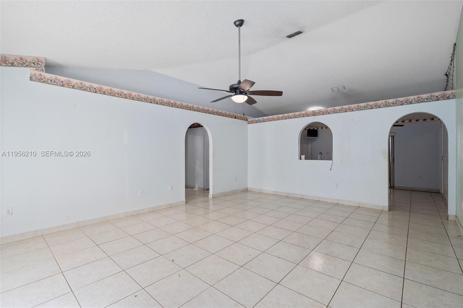327 Ridge Court — photo 2