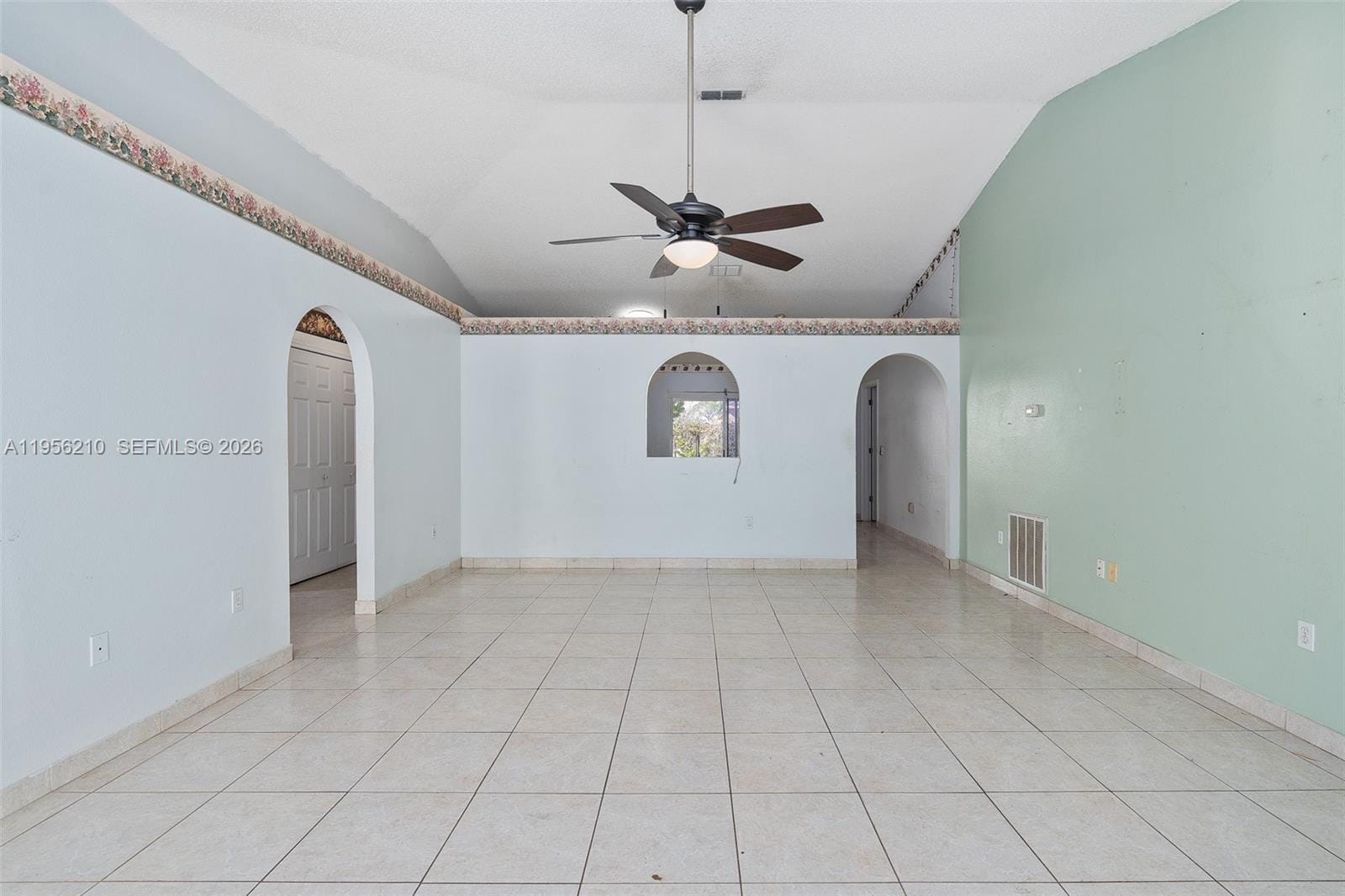 327 Ridge Court — photo 3