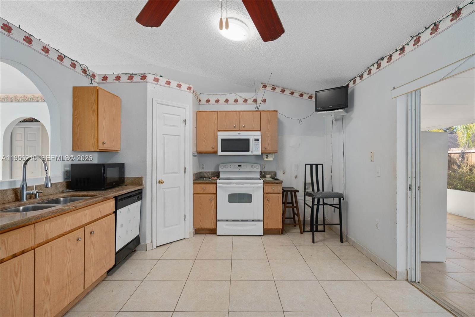 327 Ridge Court — photo 7