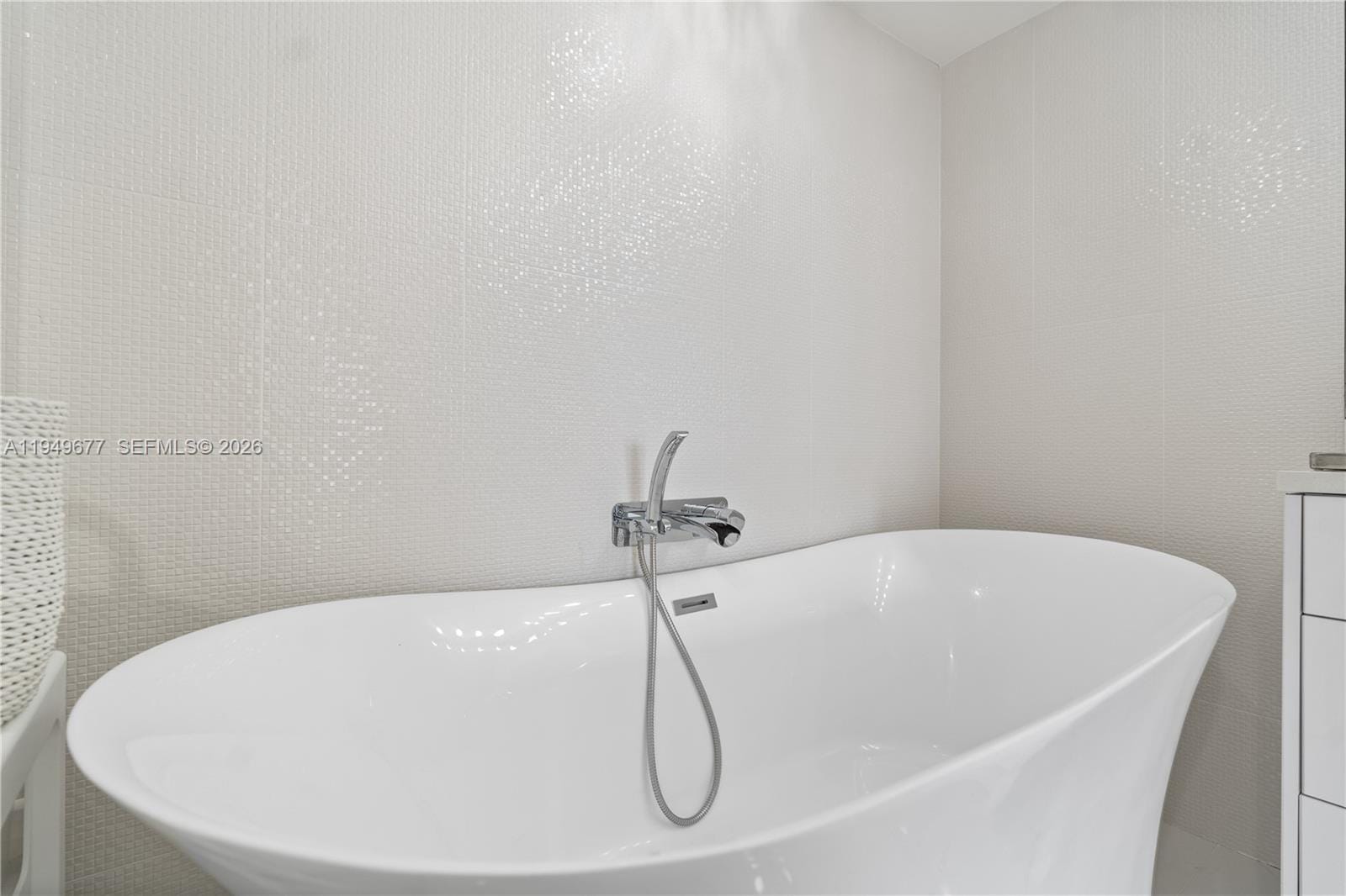 3600 Mystic Pointe Drive 1017 — photo 12