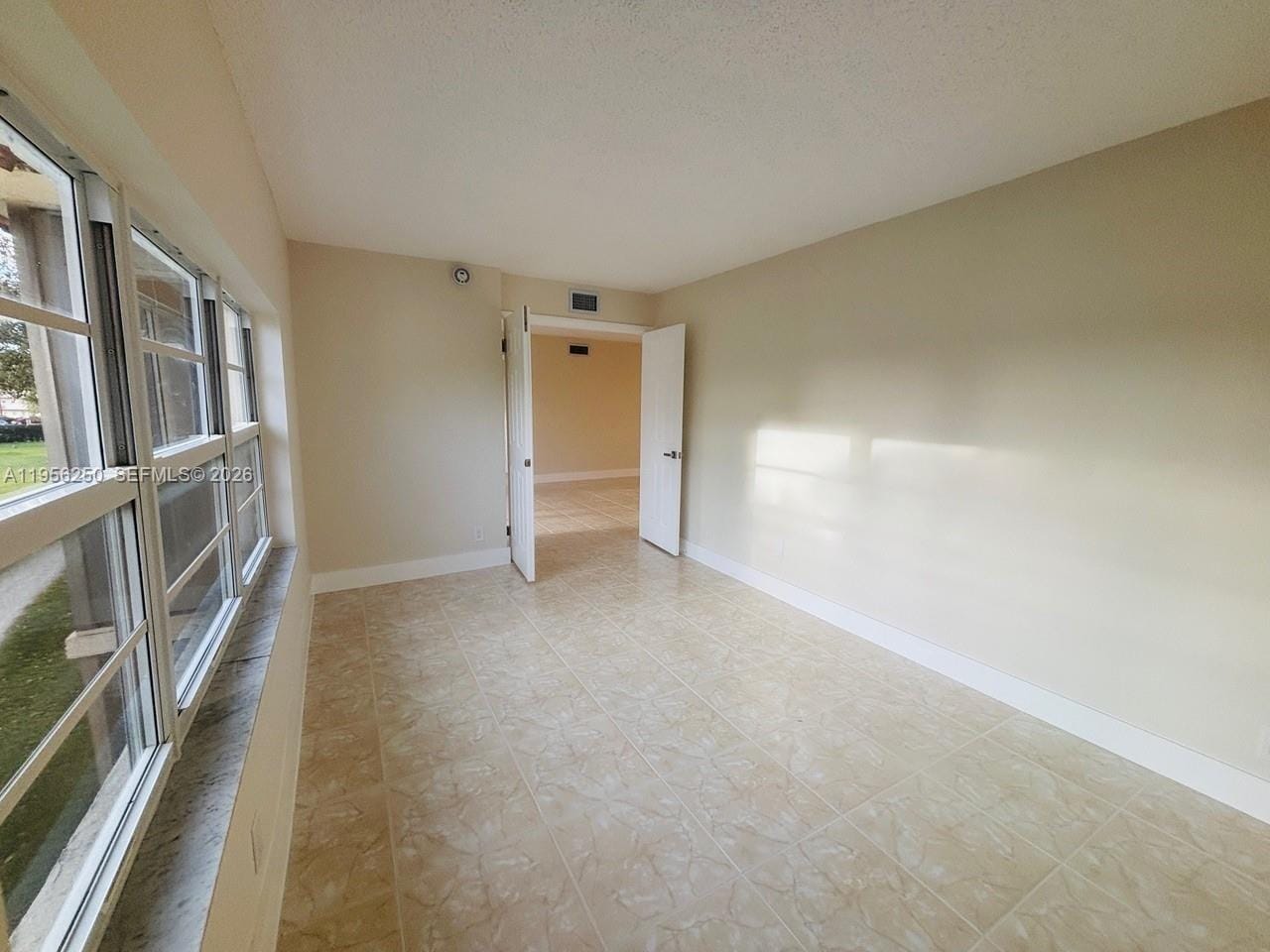 411 S Hollybrook Drive 305 — photo 12