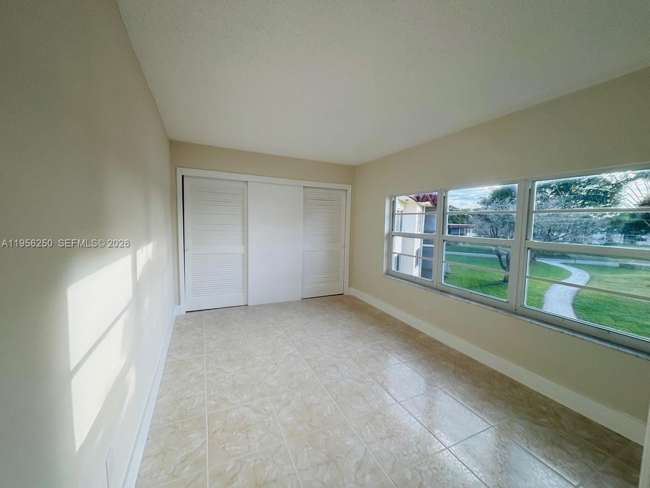 411 S Hollybrook Drive 305 — photo 10