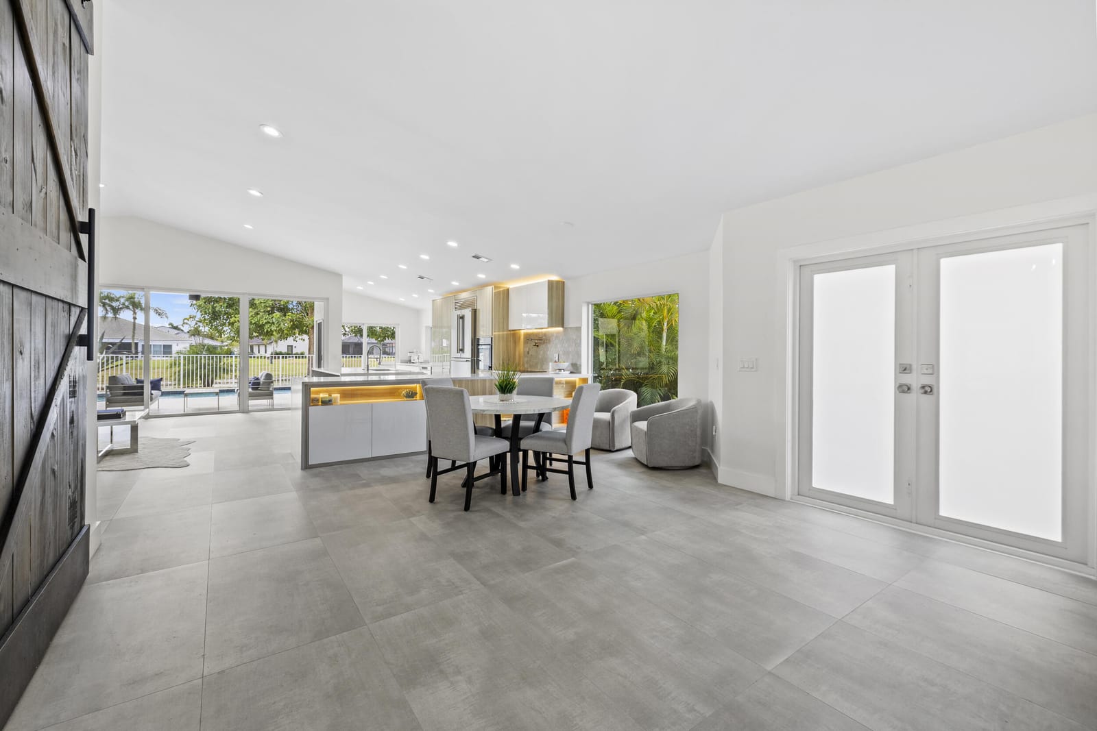 10184 Sunset Bend Drive — photo 2