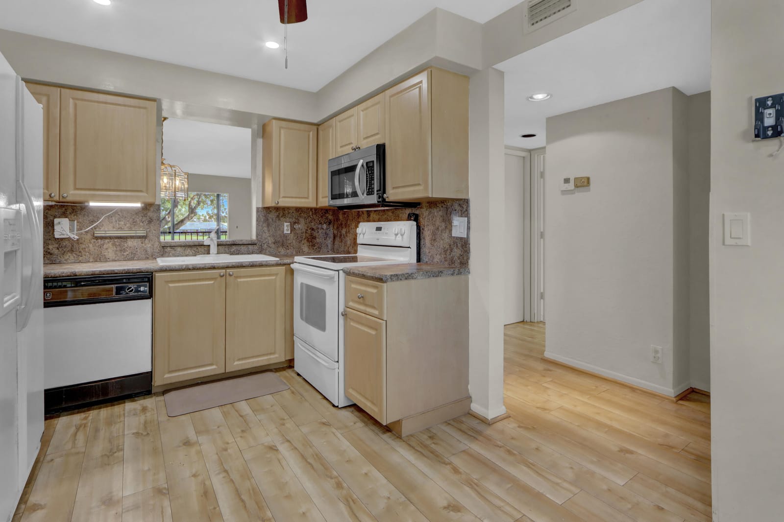 7192 Huntington Lane 208, Delray Beach, FL 33446 photo 12
