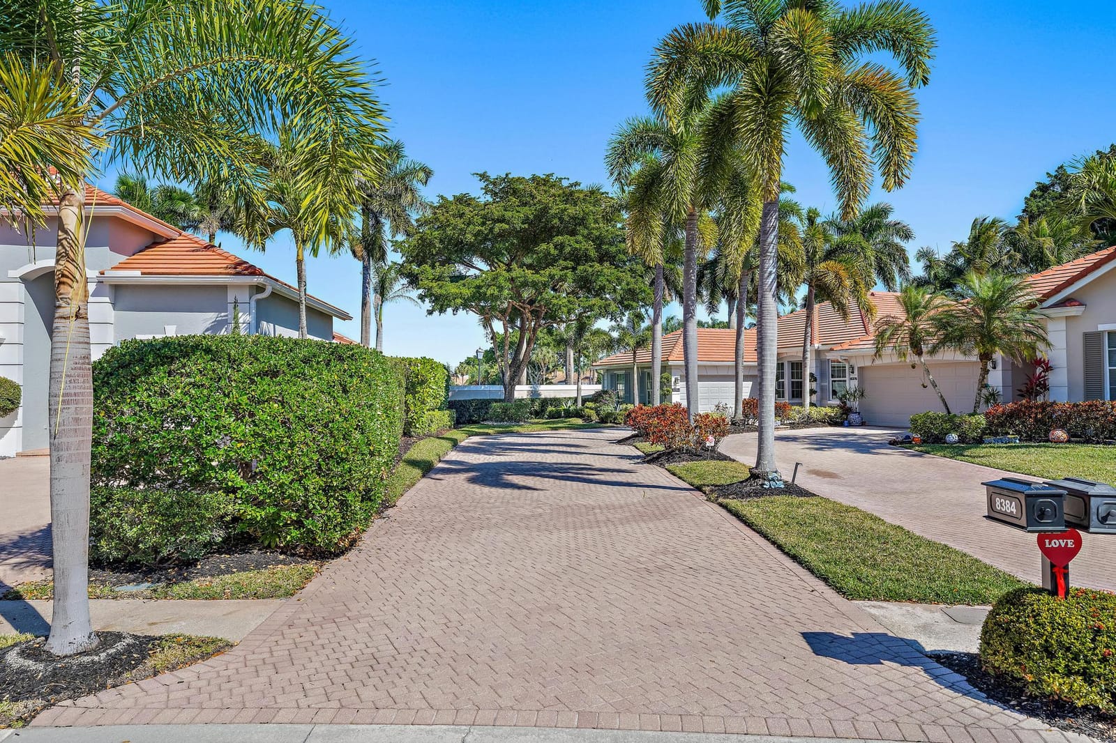 8384 Heritage Club Drive — photo 4