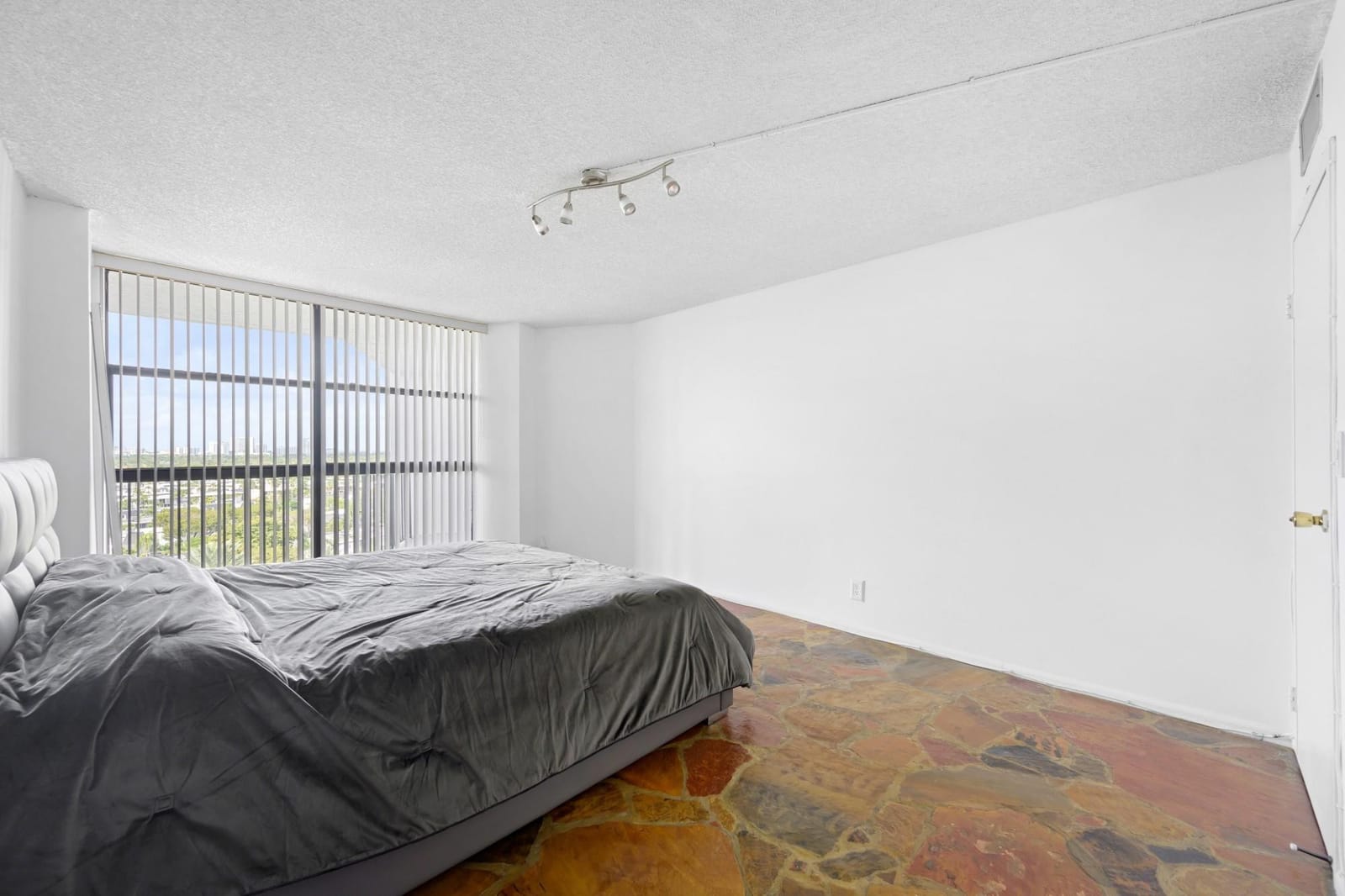 600 Parkview Drive 1111 (PH11), Hallandale Beach, FL 33009 photo 16