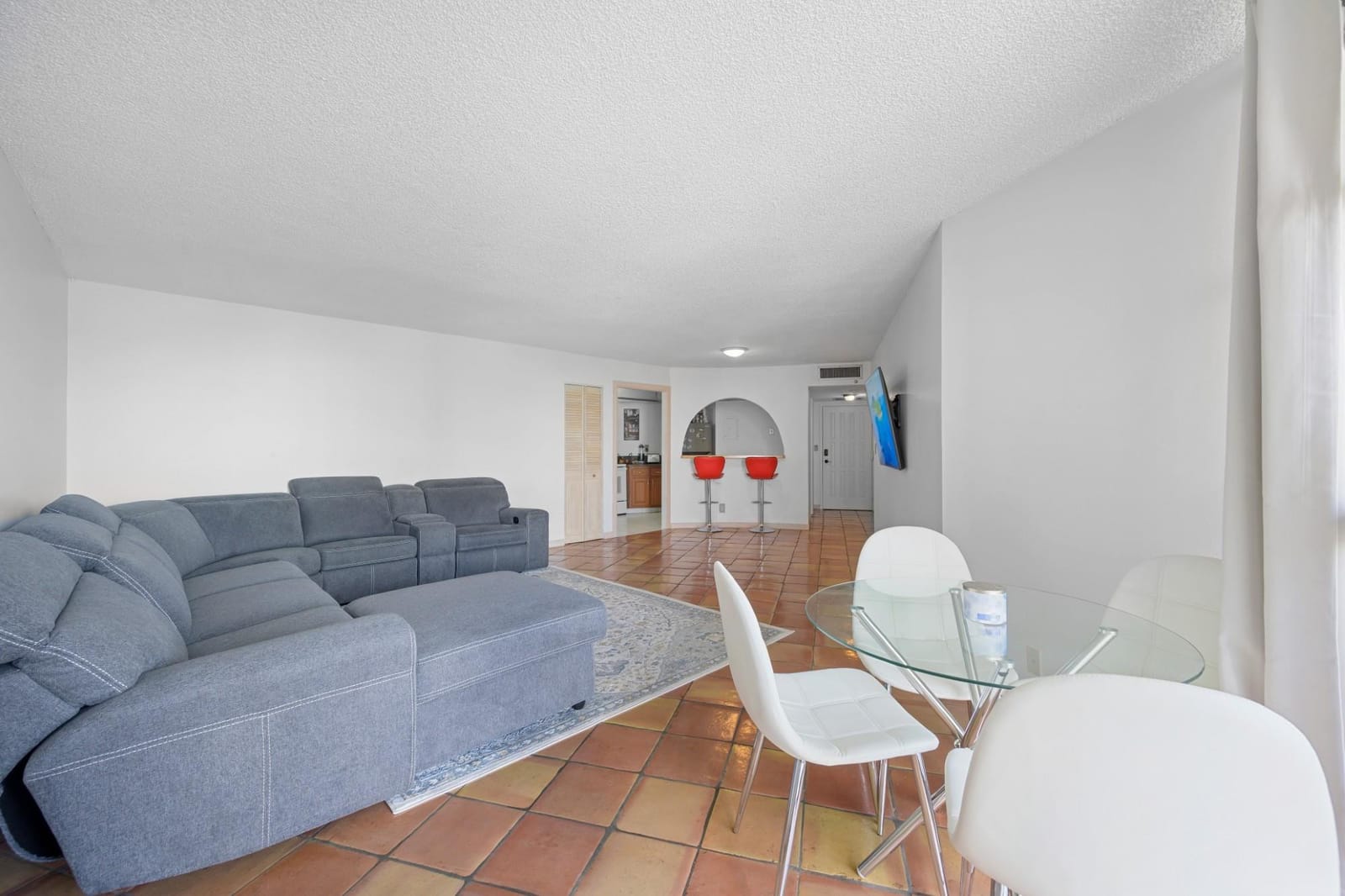 600 Parkview Drive 1111 (PH11) — photo 8