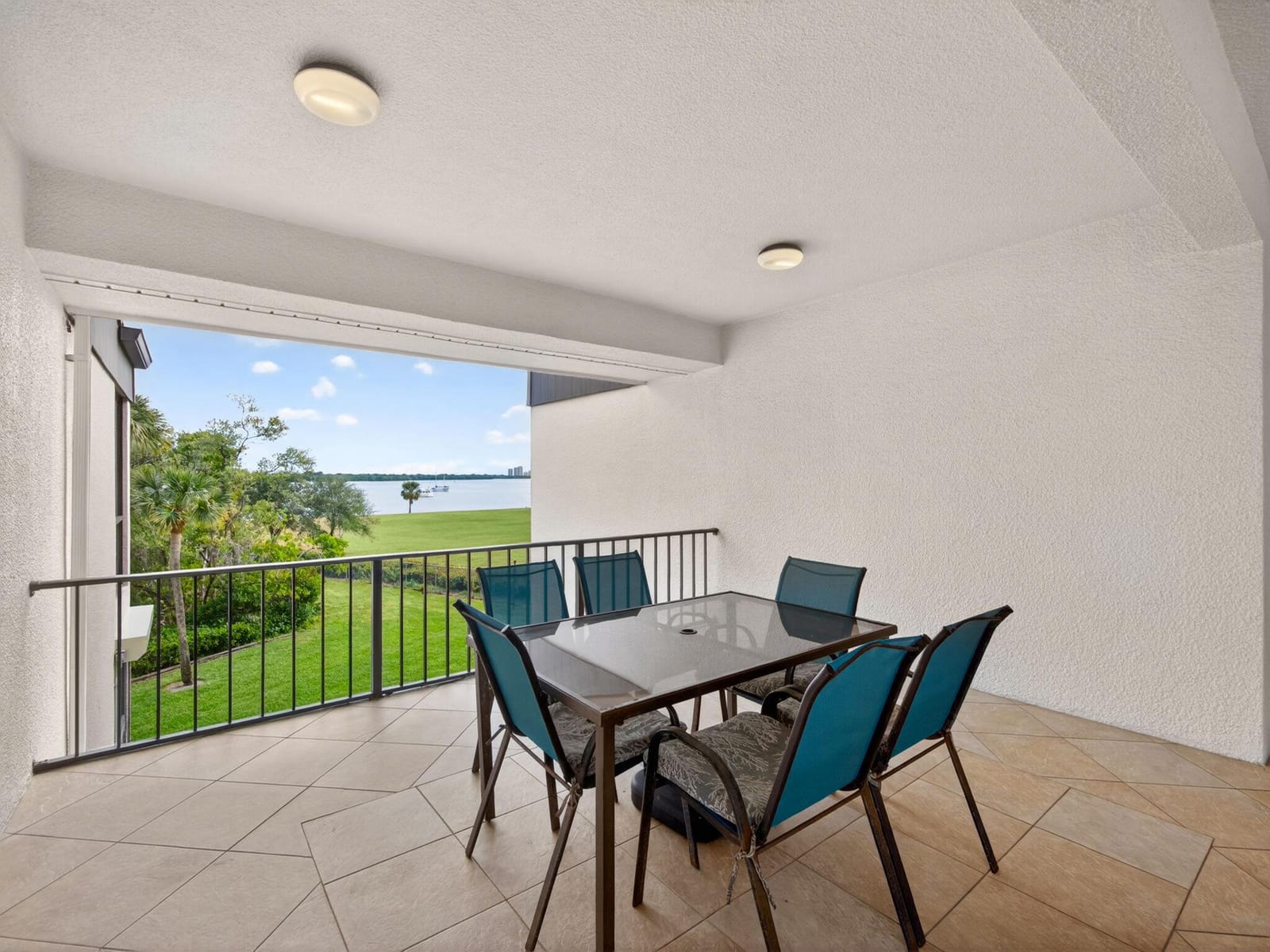 1660 Twelve Oaks Way 303, North Palm Beach, FL 33408 photo 14