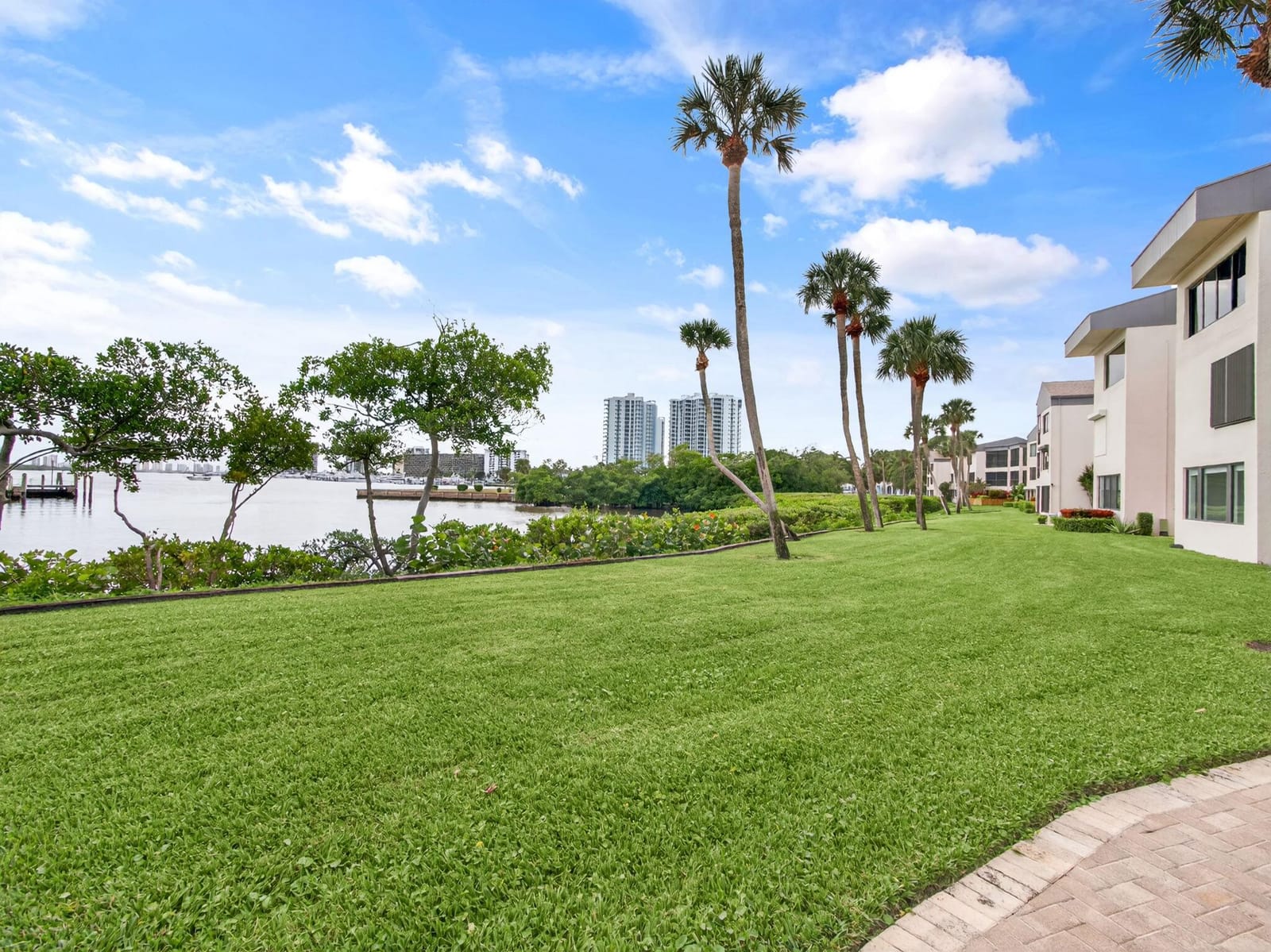 1660 Twelve Oaks Way 303, North Palm Beach, FL 33408 photo 19