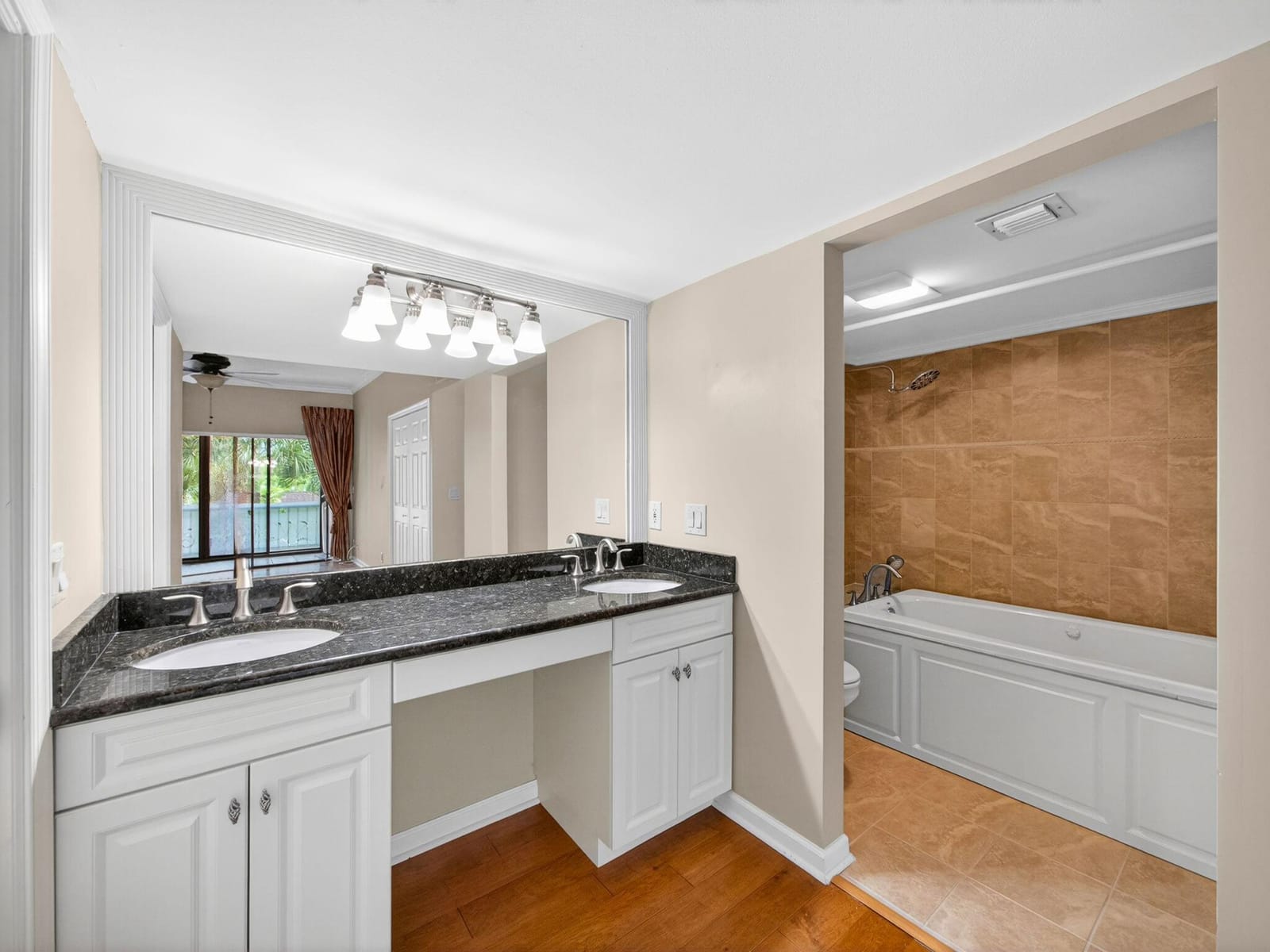 1660 Twelve Oaks Way 303 — photo 6