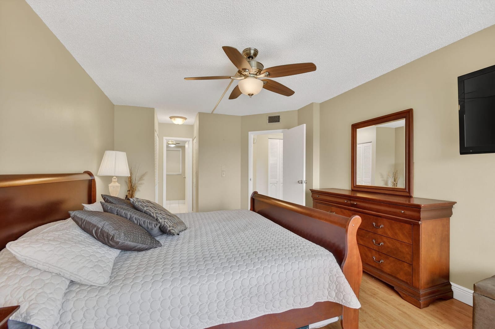 3871 Via Poinciana 404, Lake Worth, FL 33467 photo 9