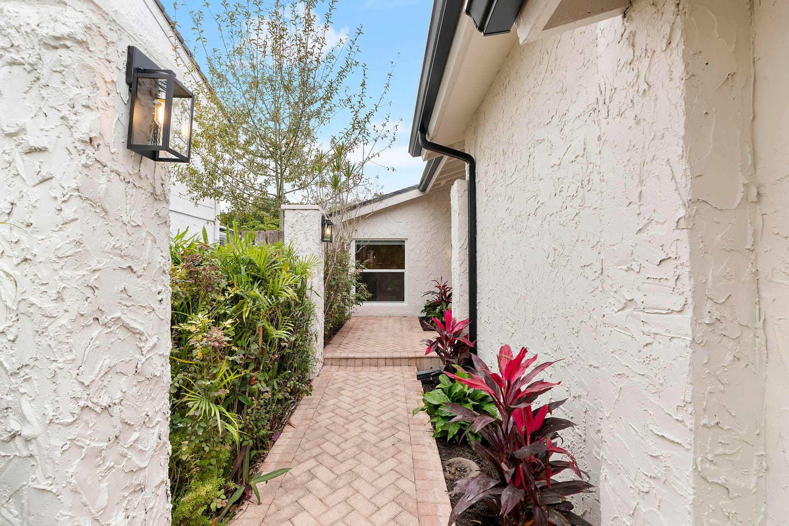 6443 Pond Apple Road — photo 4