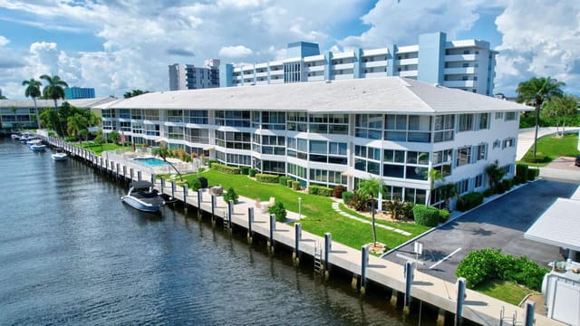 3050 NE 48th Street 107, sold in Windsor Condo, Fort Lauderdale, FL