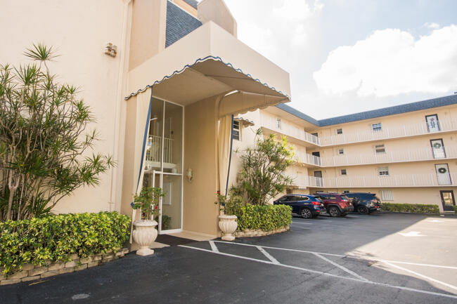 3575 S Ocean Boulevard 408, South Palm Beach, FL 33480, South Palm Beach