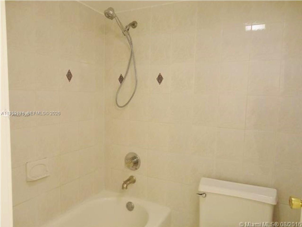 210 174th Street 906 — photo 8