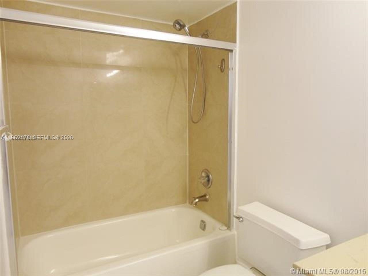 210 174th Street 906 — photo 9