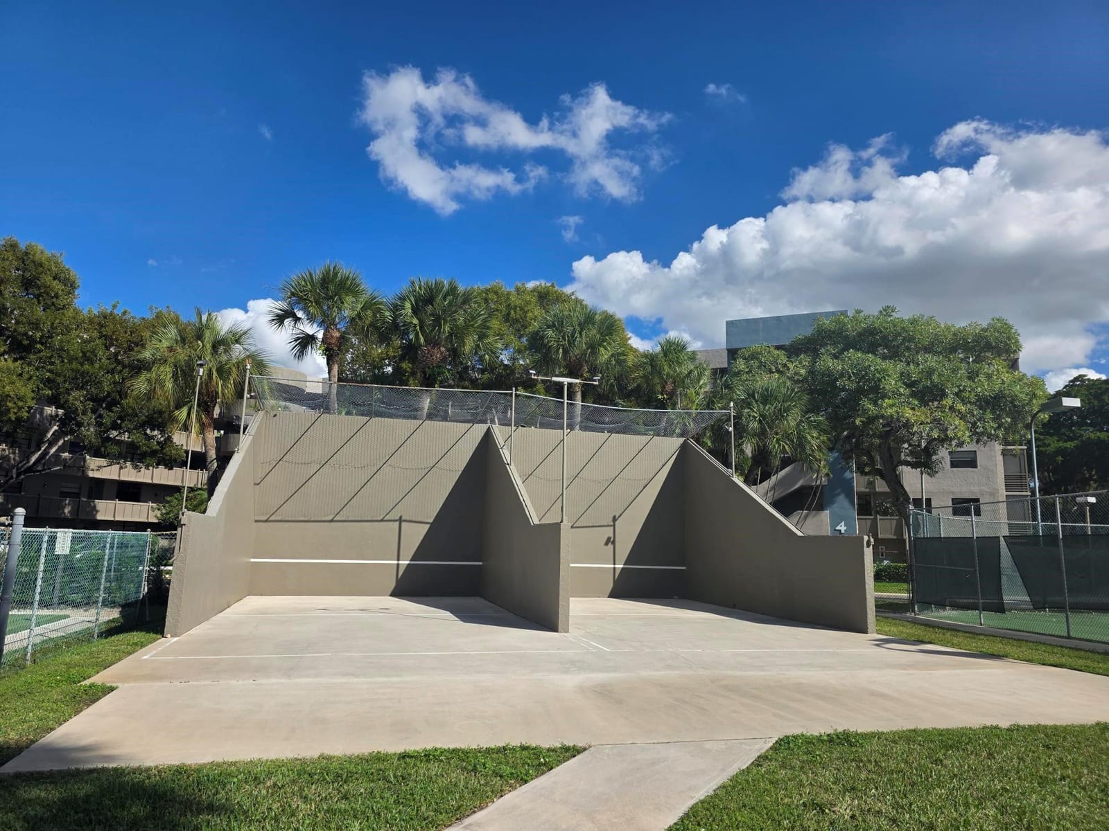 1001 Colony Point Circle 405, Pembroke Pines, FL 33026 photo 16