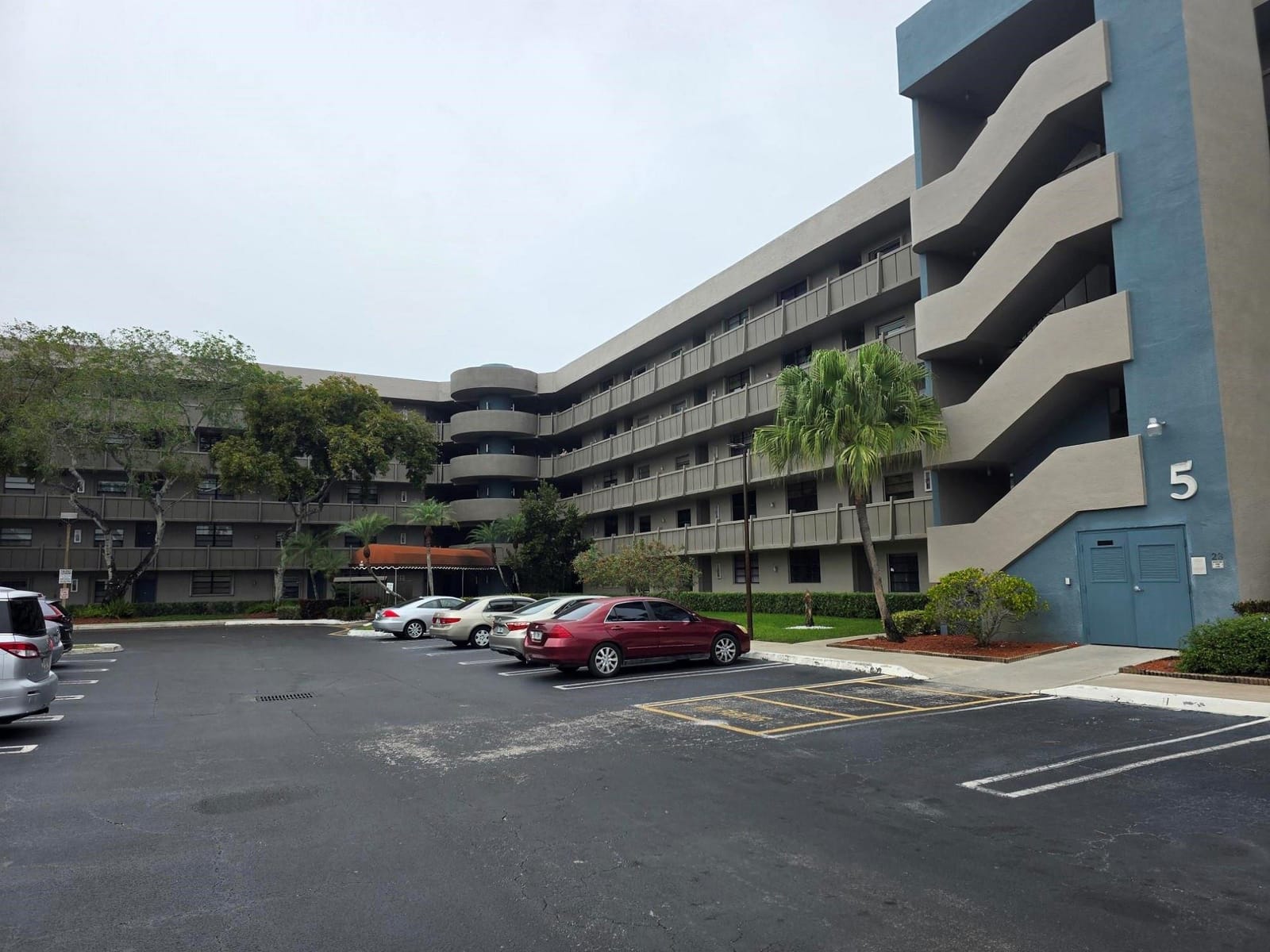 1001 Colony Point Circle 405, Pembroke Pines, FL 33026 photo 24
