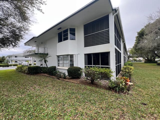 7 Westwood Avenue 206c, sold in Tequesta Garden Condo 1, Tequesta, FL