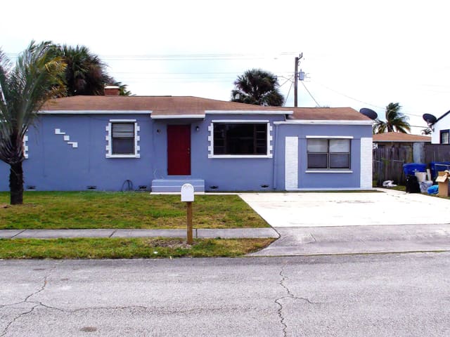 241 W 27th Street, sold in Blue Heron Park 1, Riviera Beach, FL