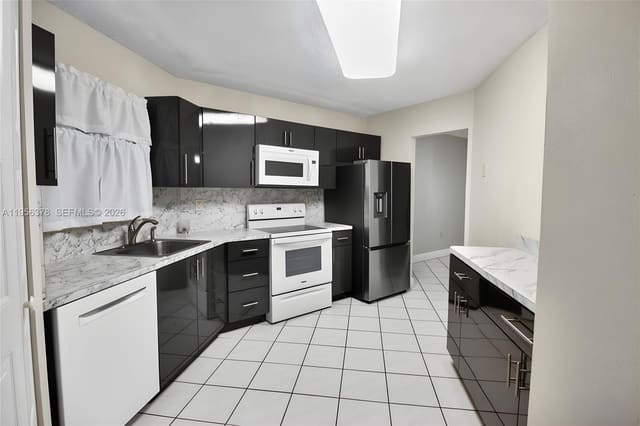 6555 W Broward Boulevard 303, sold in Plantation Club C Condo, Plantation, FL