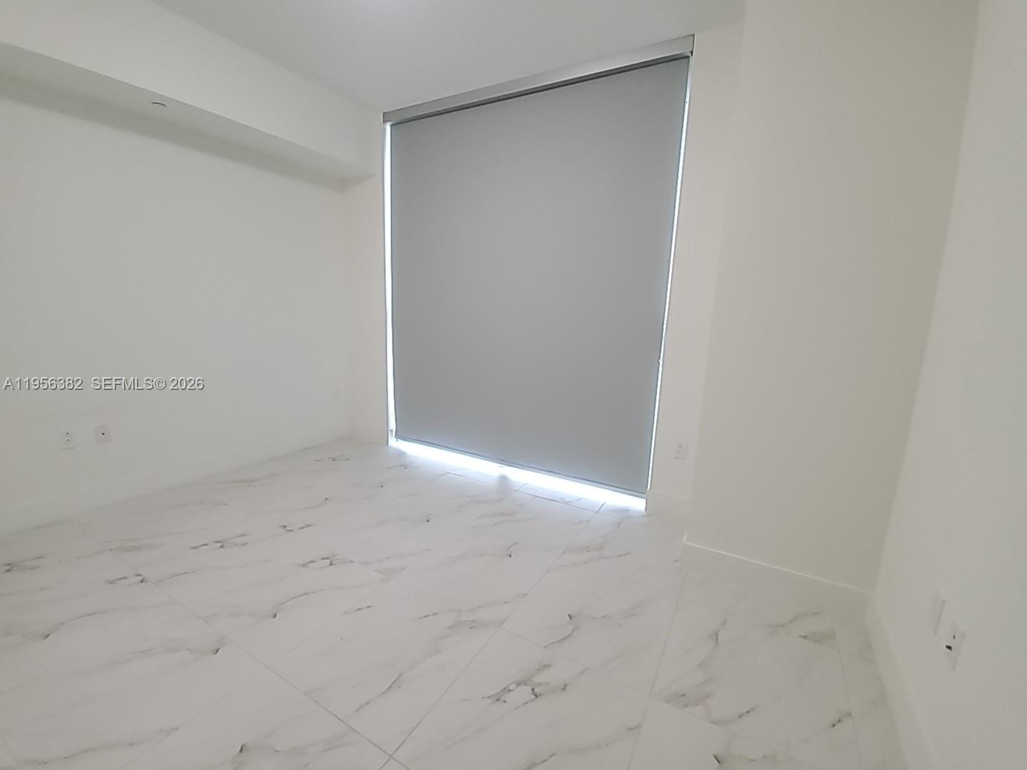 2000 Metropica Way 412 — photo 6