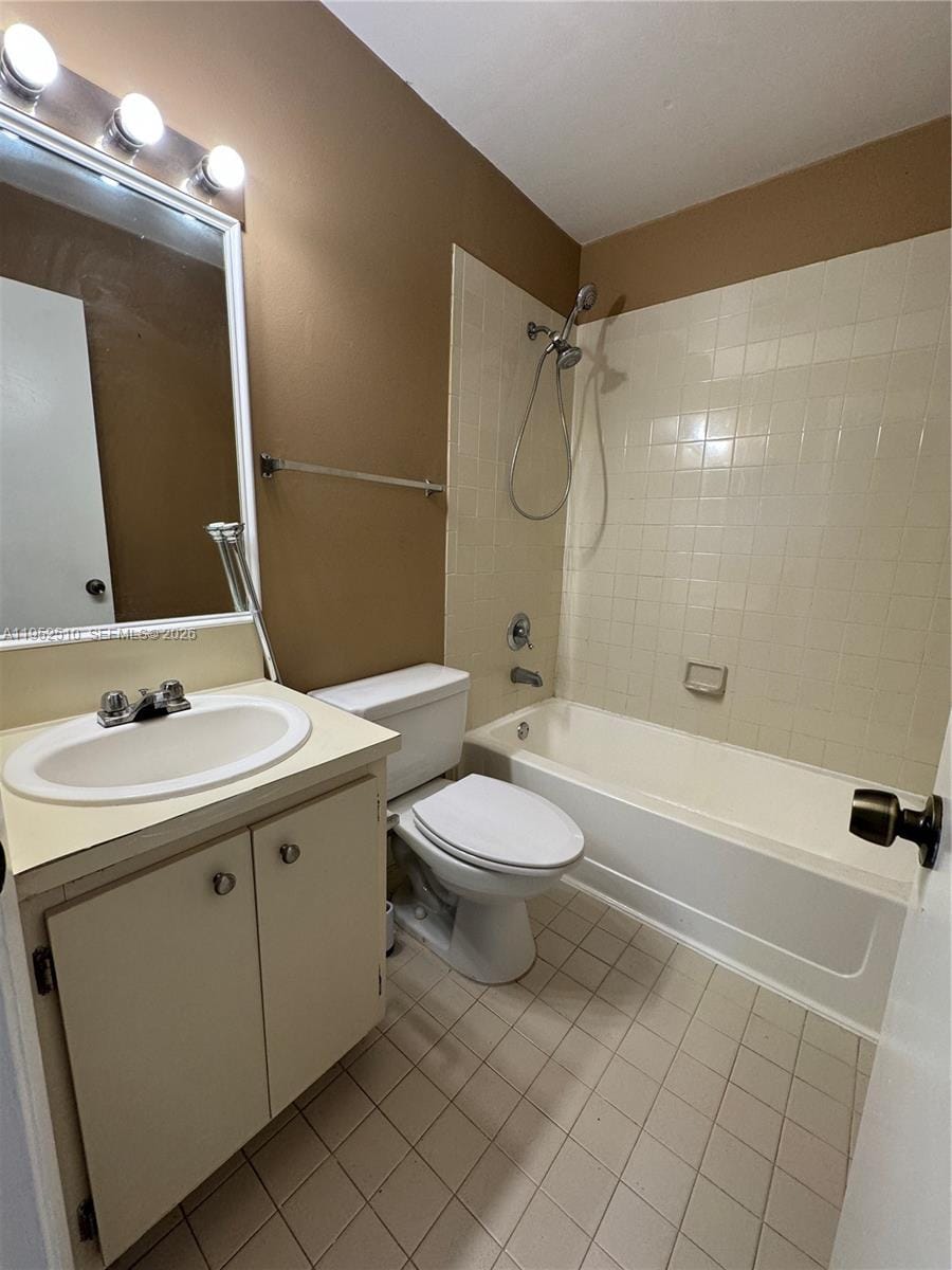 7235 NW 179th Street 311 — photo 2