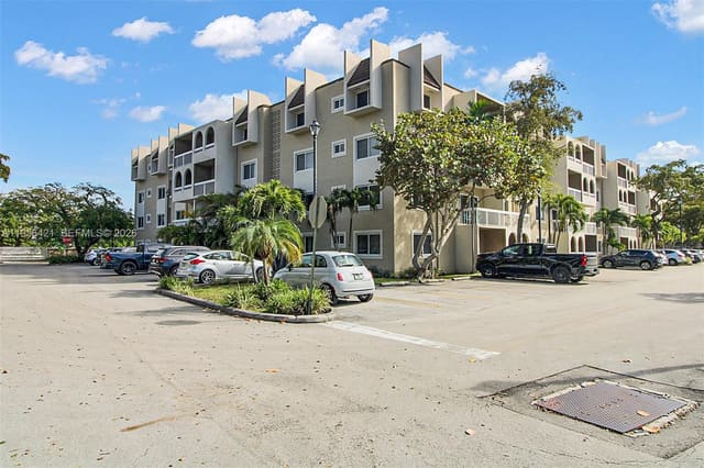 7703 Camino Real A-111 A-111, sold in Village Of Kings Creek Co, Miami, FL