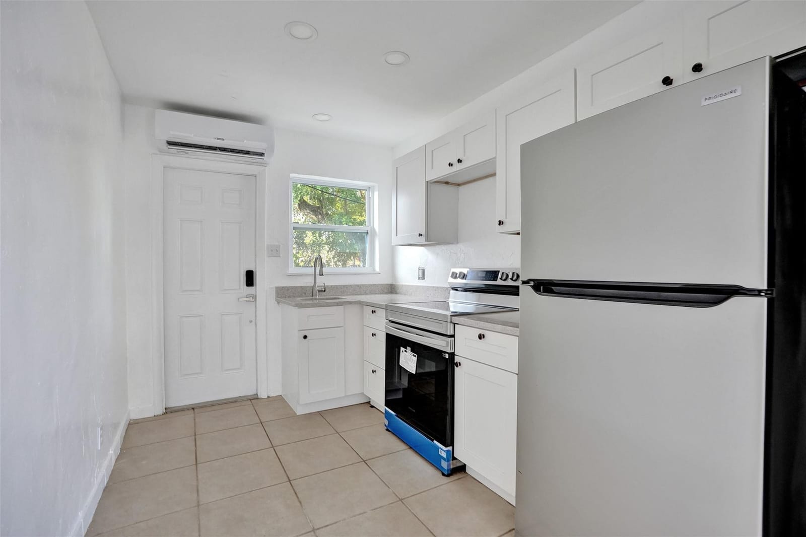 306 NE 13th Avenue — photo 4