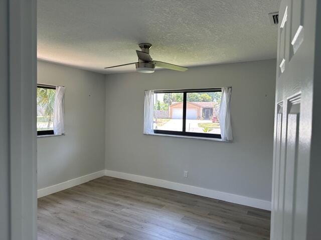 907 SE Lake Street — photo 7