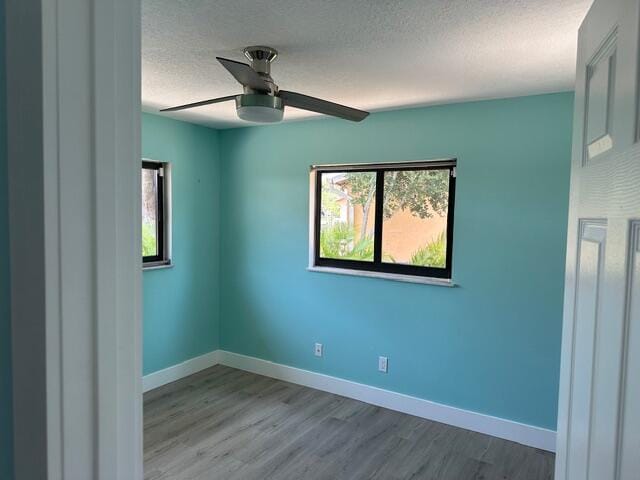 907 SE Lake Street — photo 10