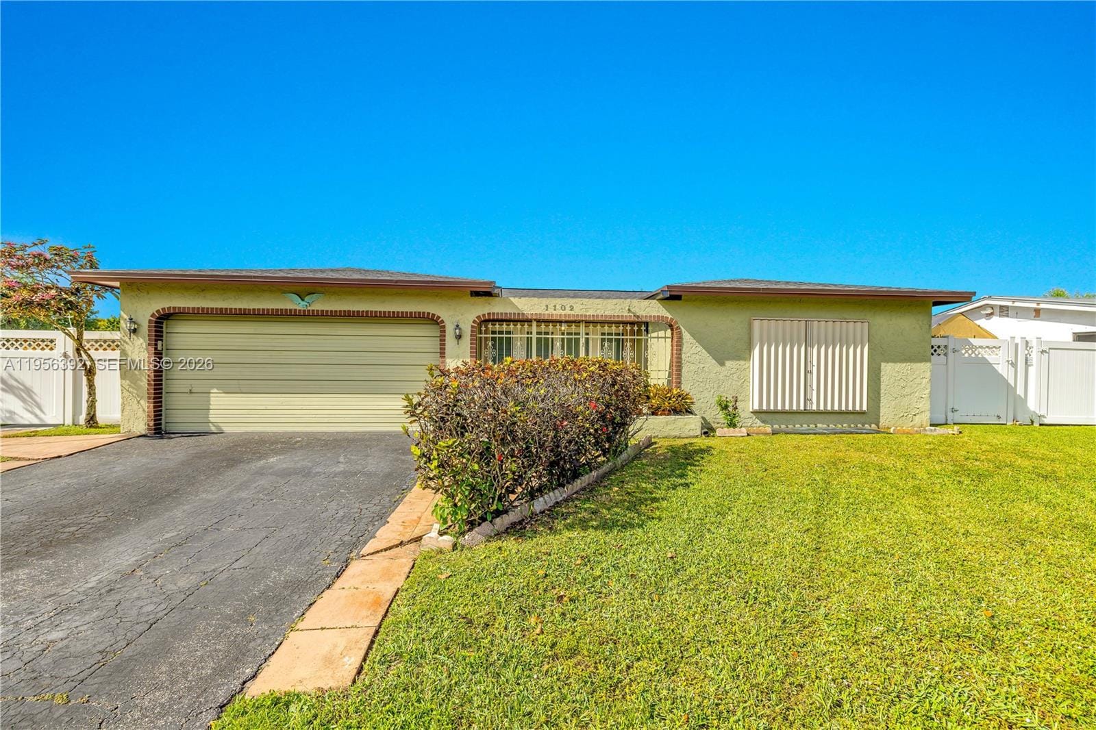 1102 NW 89th Terrace, Pembroke Pines, FL 33024